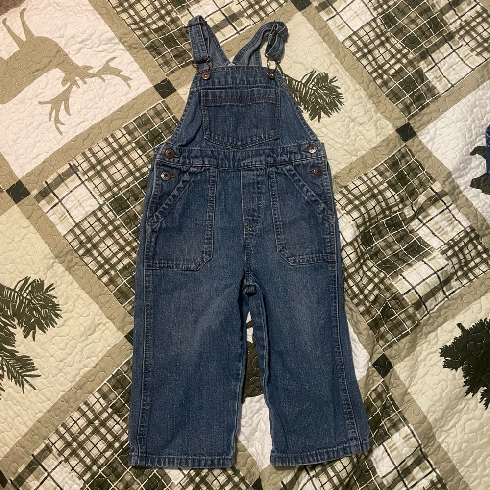 🔴2T bib overalls. Jean!  Super cute